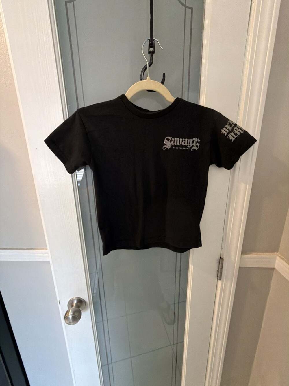 Seven Souls Black Savage Know Your Worth Graphic T-Shirt Size 8